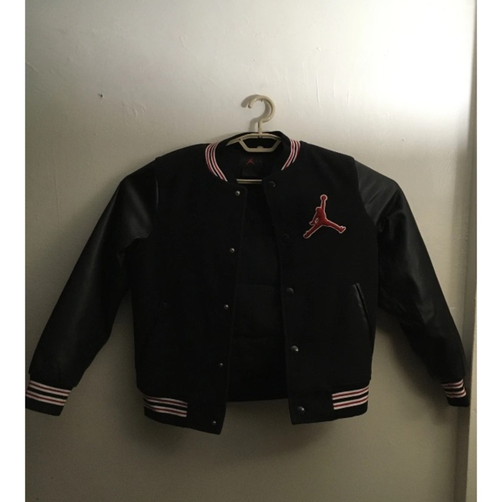 Boys Jordan Varsity Jacket Size Youth Large Michael Jordan Black/Red/White